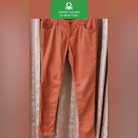 United Colors Of Benetton Pants - Slim Fit, Rust Colored Pants for Women, from the Brand UNITED COLORS OF BENETTON